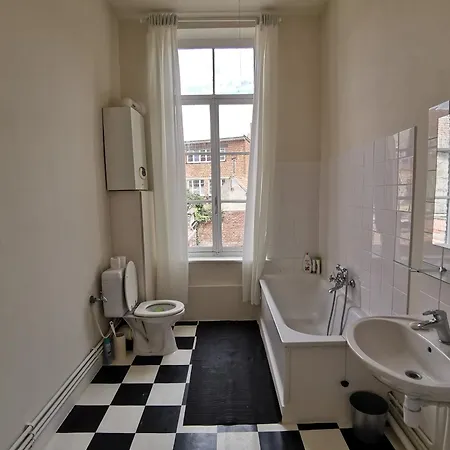 Cozy Centre With Parkview