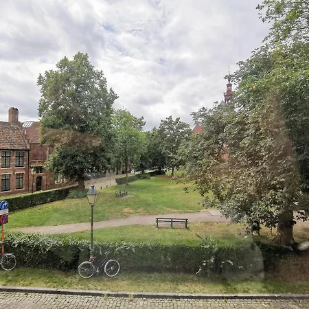 Cozy Centre With Parkview