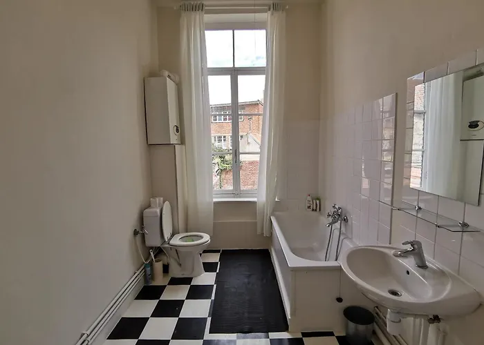 Cozy Centre With Parkview