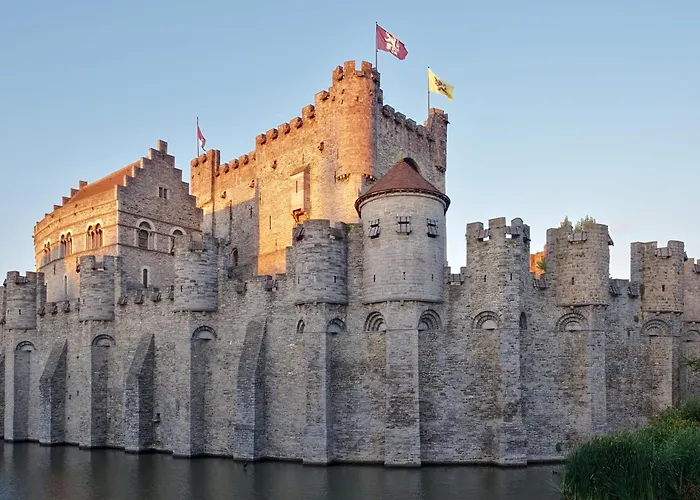 Guest house Cozy Centre With Parkview *