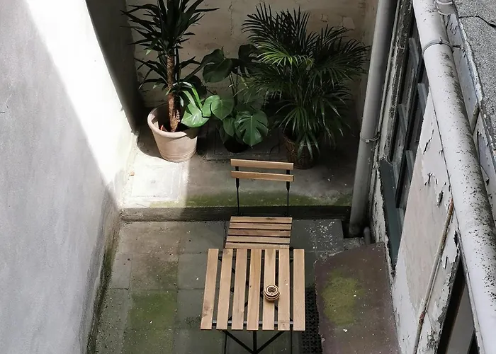 Cozy Centre With Parkview Guest house